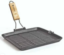 Wildtrak Cast Iron Griddle With Wooden Handle